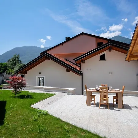 Eden 6 アパート *