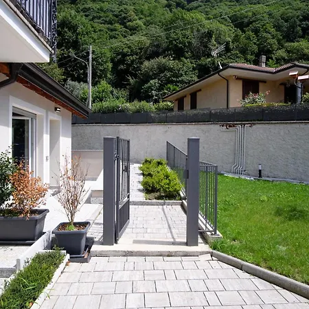 Eden 6 アパート *